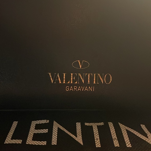 Valentino Garavani Rockstud Handbag - Picture 7 of 12